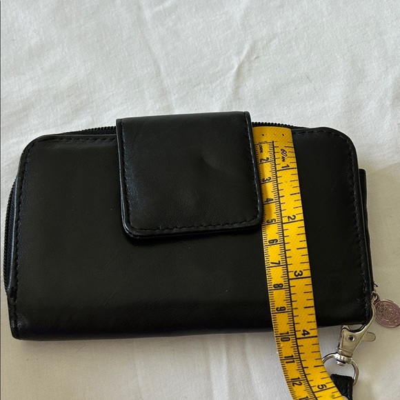 Chic Black Wristlet Clutch - Picture 8 of 8